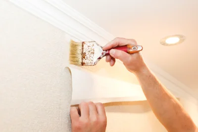 Pose de papier peint à Chapelle-d'Huin — revêtements muraux et toiles de verre